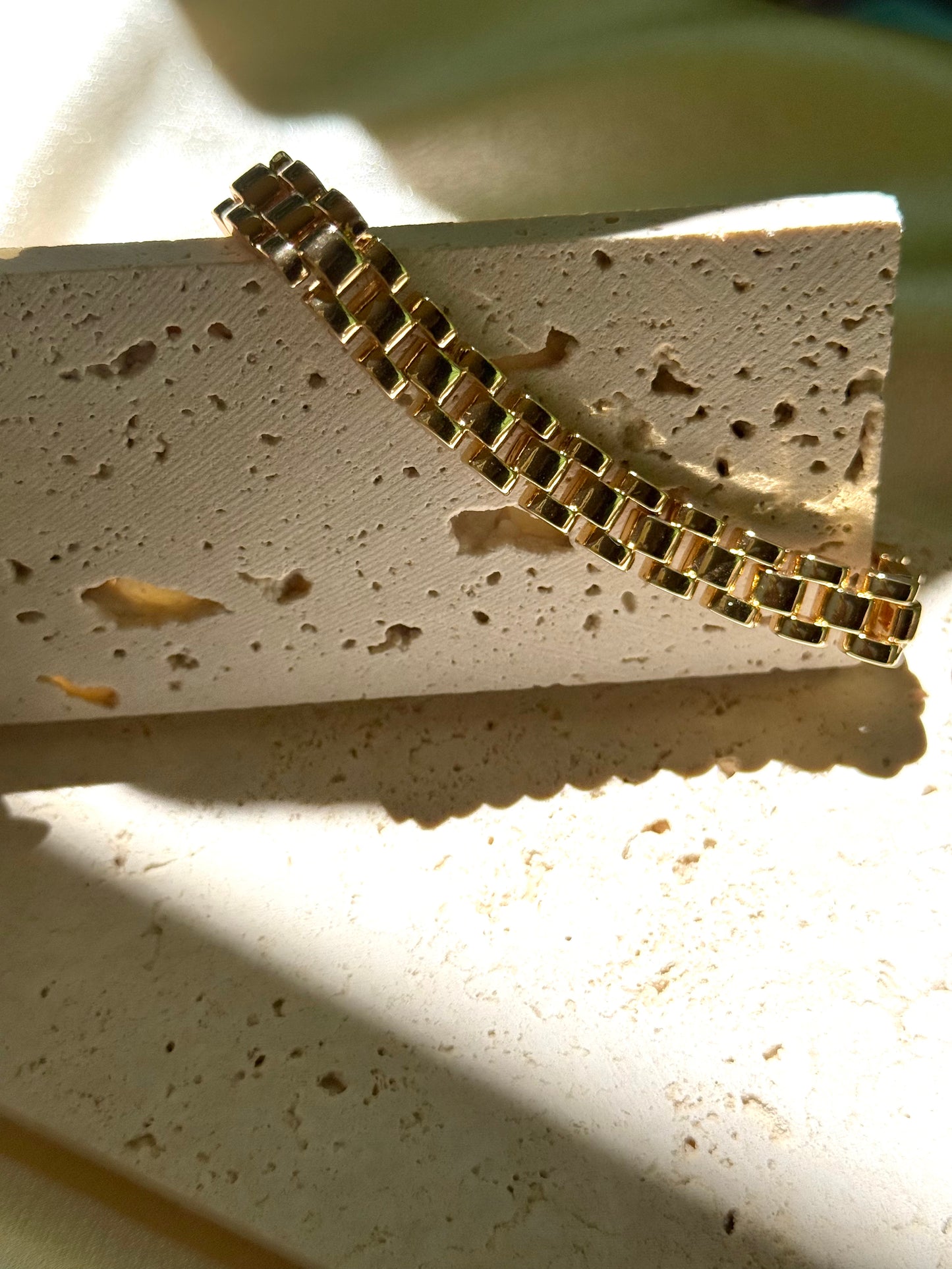 LINKED BAND BRACELET