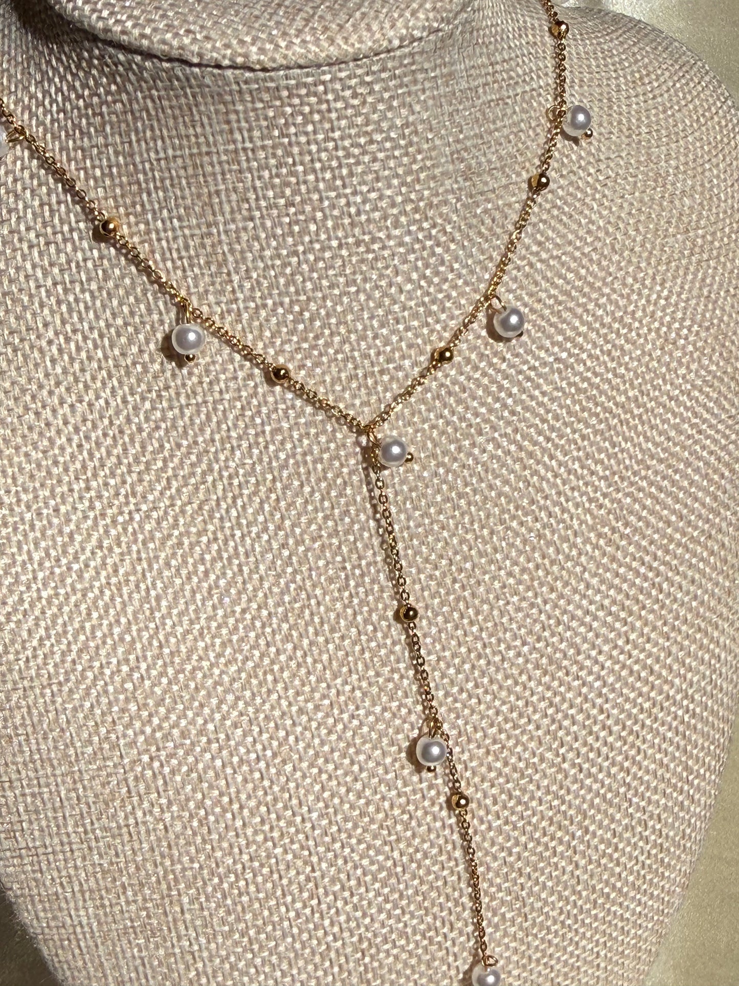 PERLA LARIAT NECKLACE