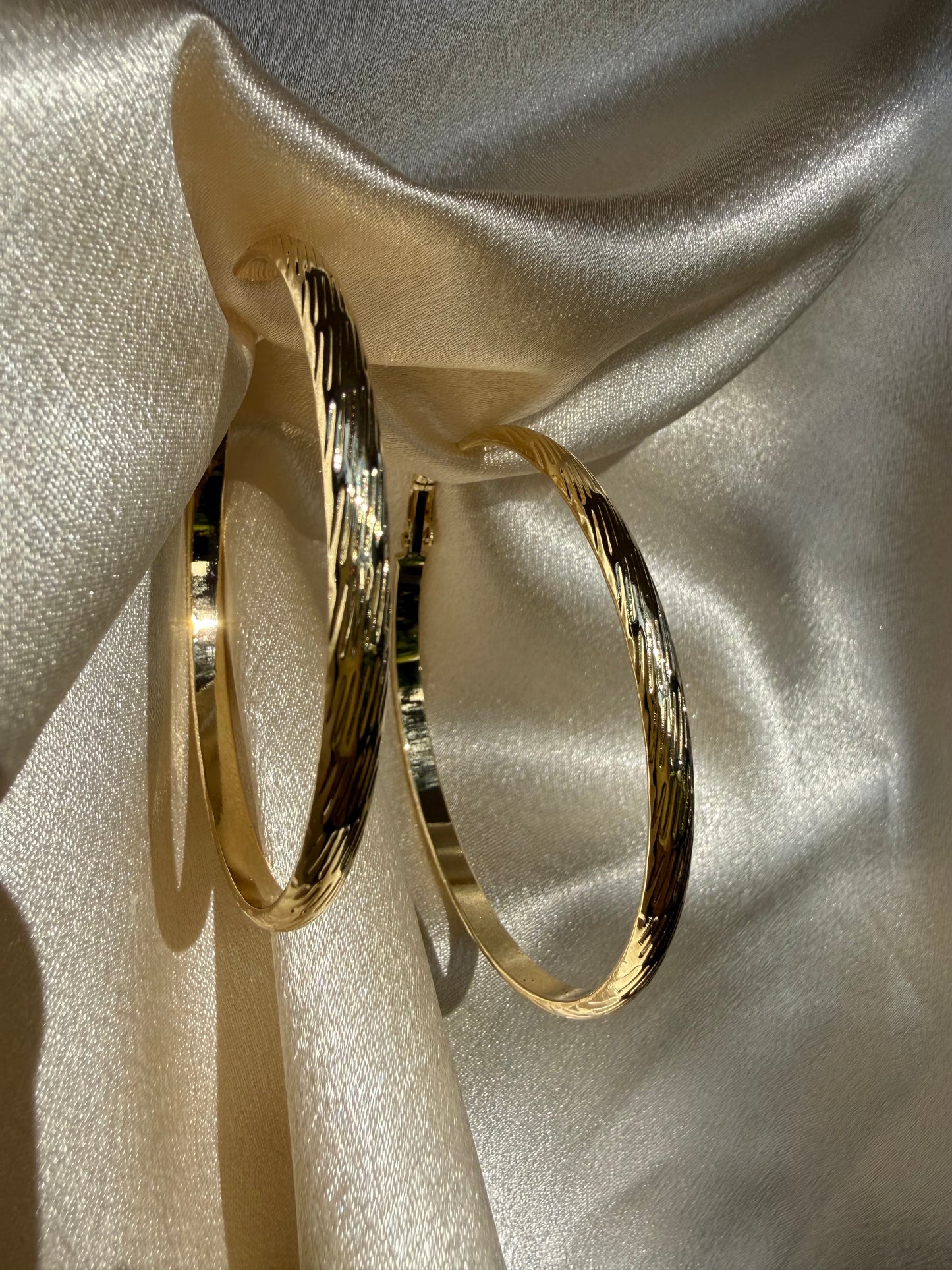 AMORCITO HOOP EARRINGS