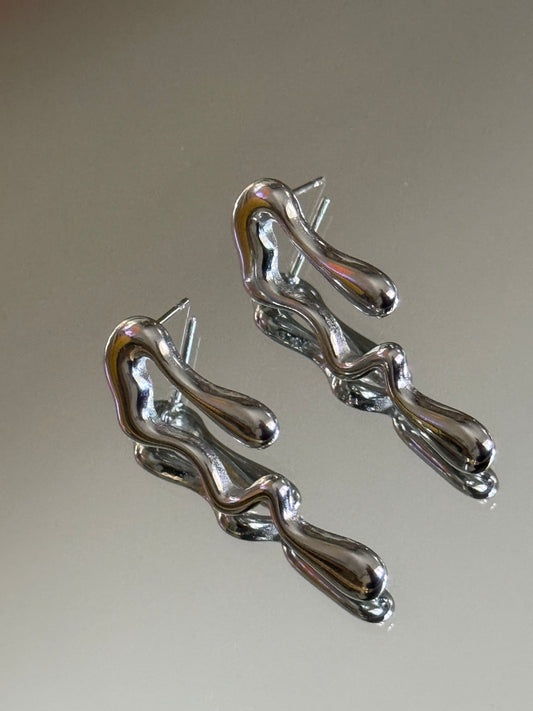 MOLTED MUSE EARRINGS