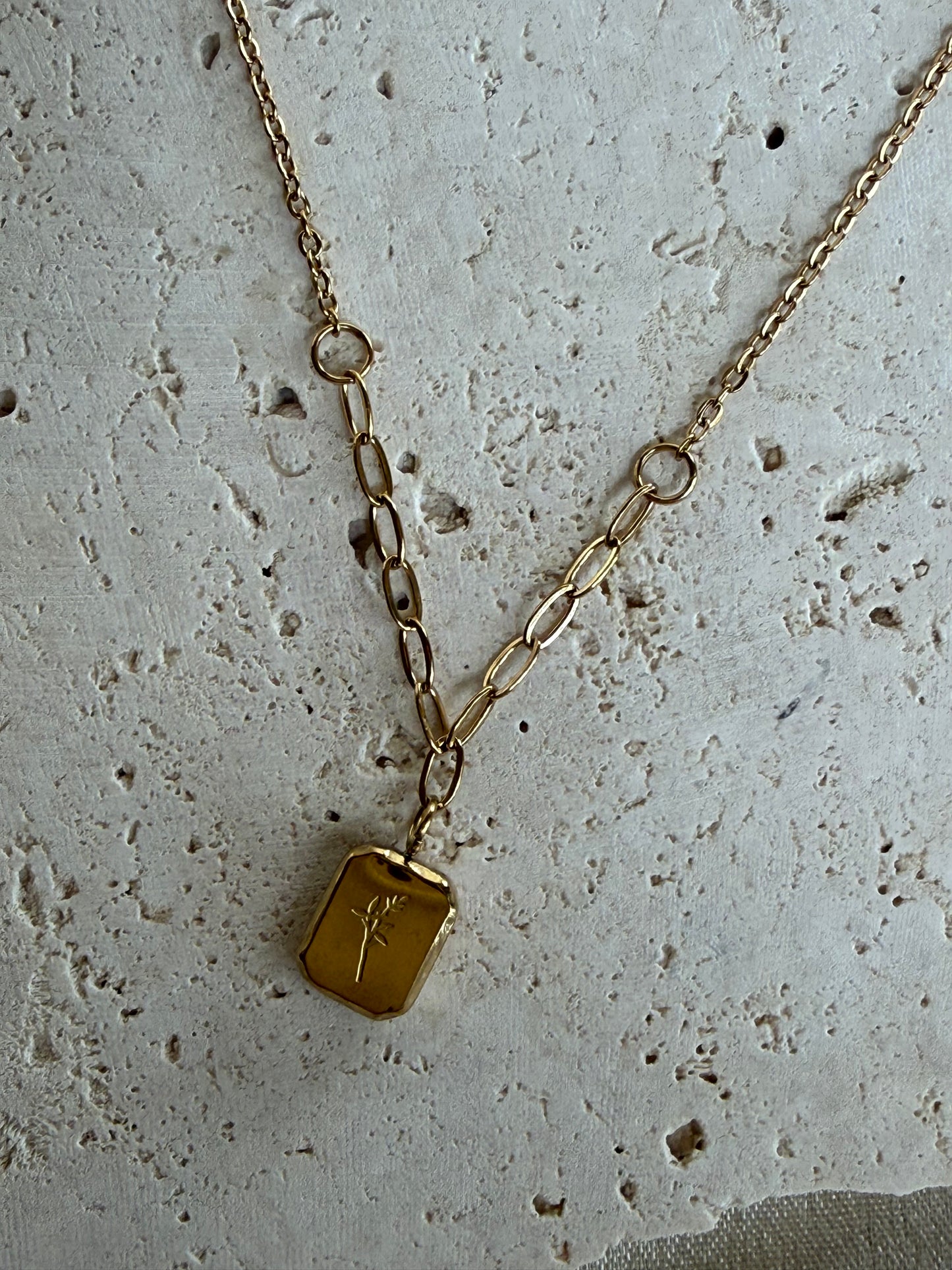 WILD FLOWER NECKLACE