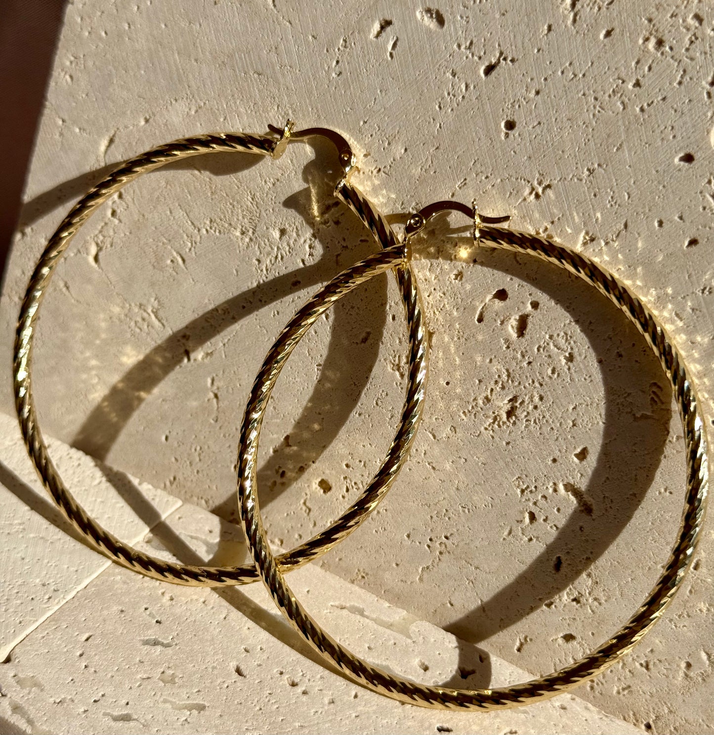 LUMIX HOOP EARRINGS