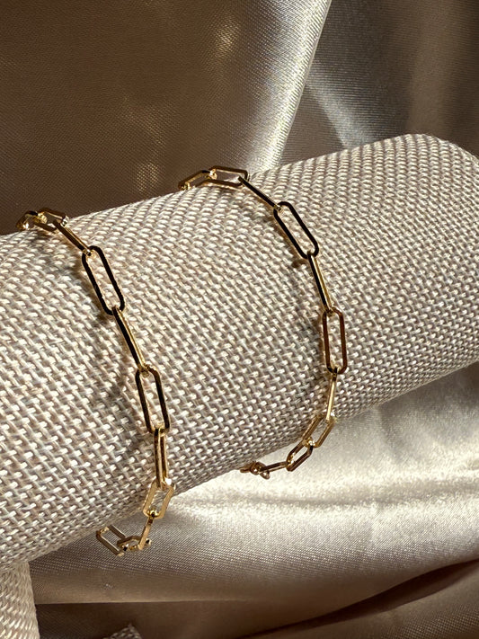 DAINTY PAPERCLIP BRACELET